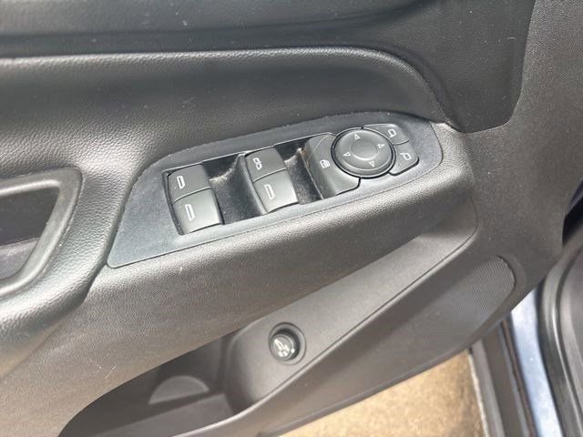 Used 2019 Chevrolet Equinox LT FWD image 14
