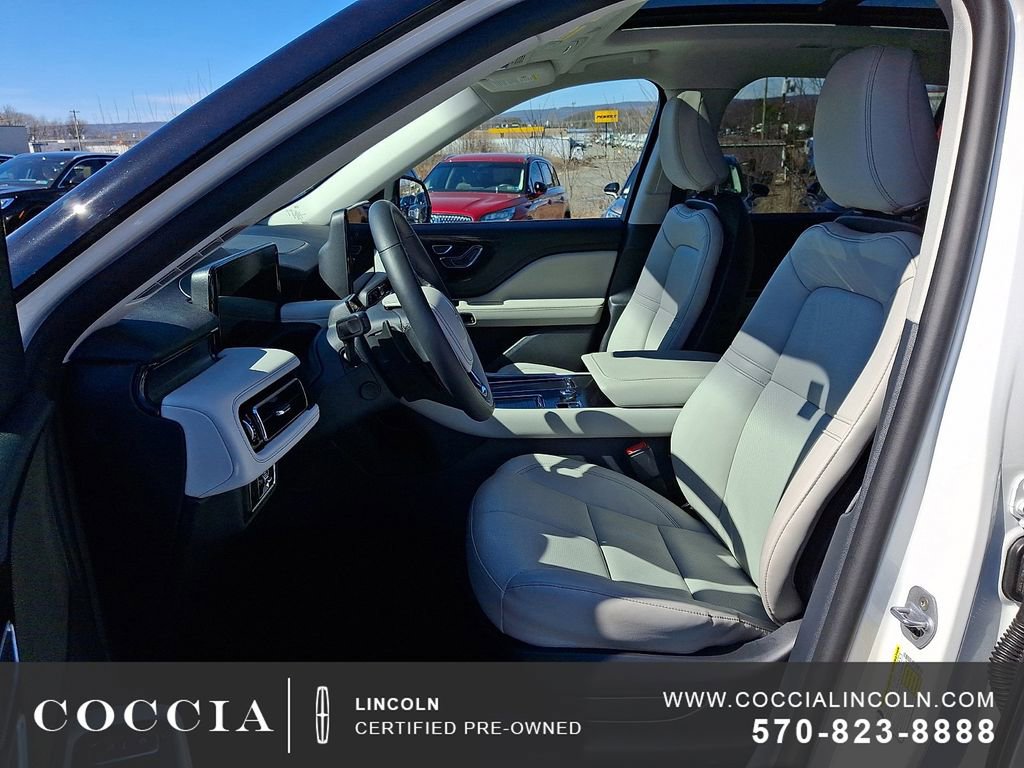 Certified 2025 Lincoln Aviator AWD image 14