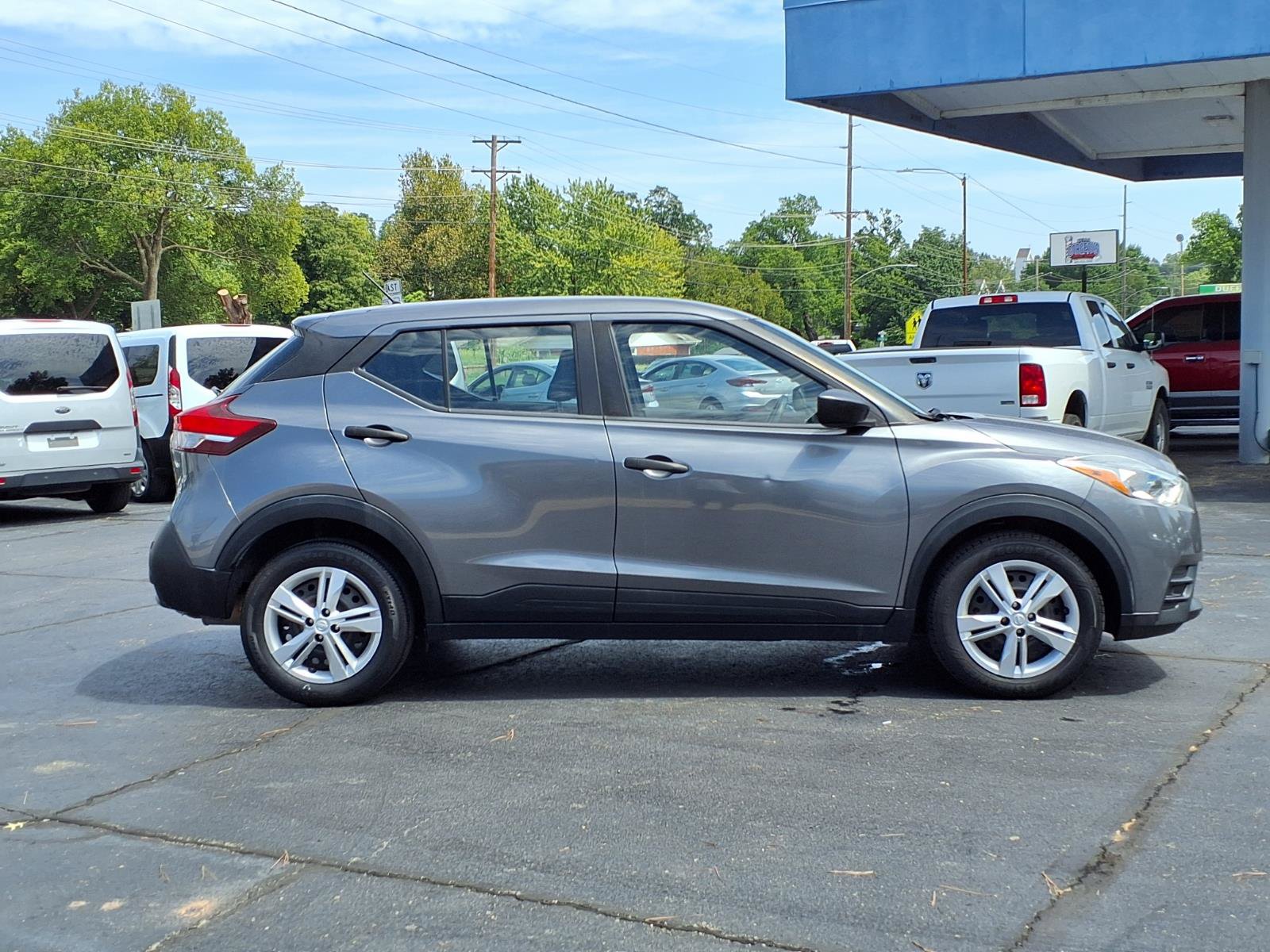 Used 2020 Nissan Kicks S FWD image 2