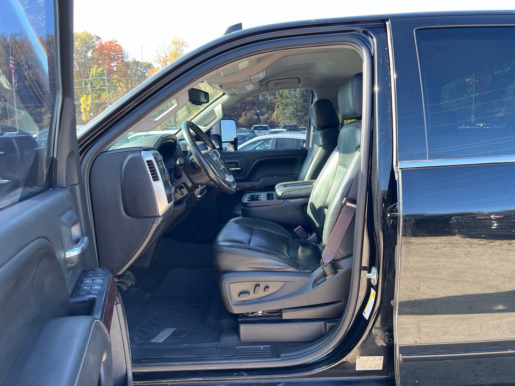 Used 2016 GMC Sierra 2500 SLE w/ SLE Preferred Package AWD/4WD image 14