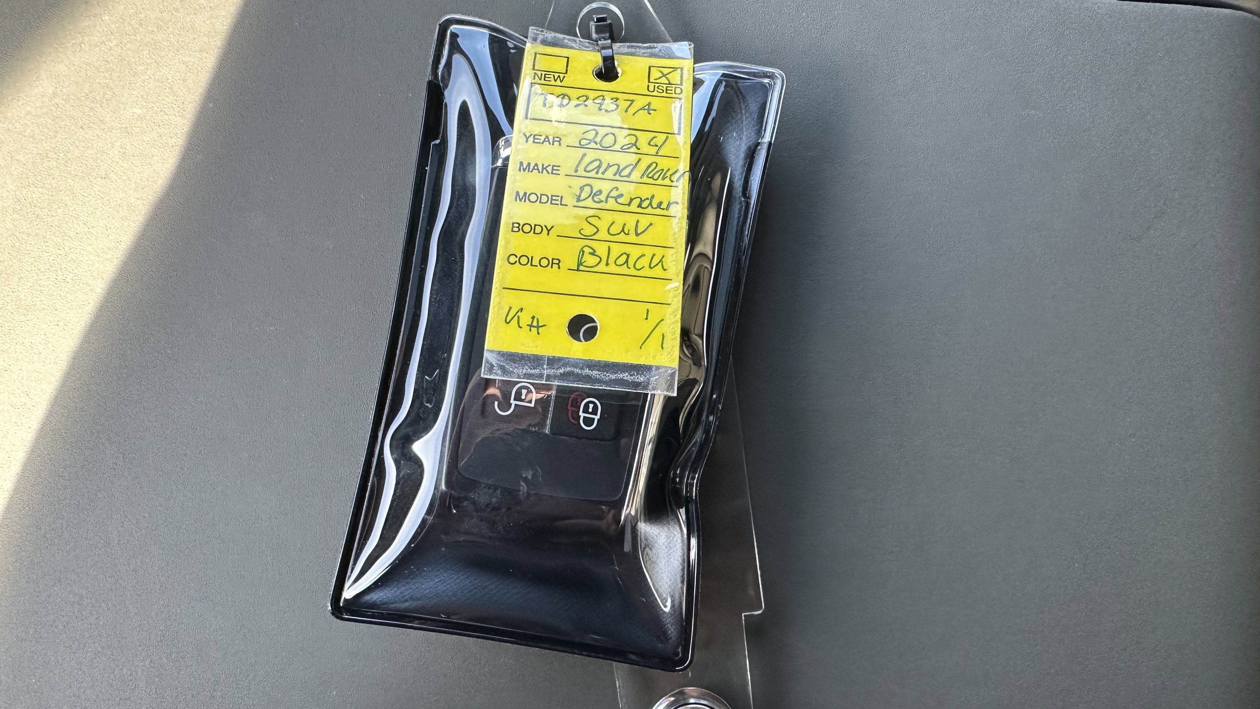 Used 2024 Land Rover Defender 110 X-Dynamic SE image 35