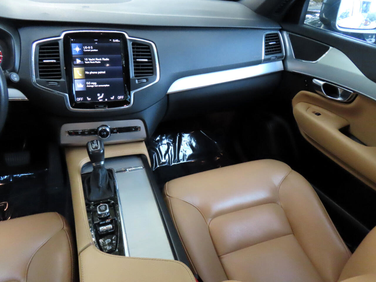 Used 2018 Volvo XC90 T6 Momentum w/ Convenience Package image 15