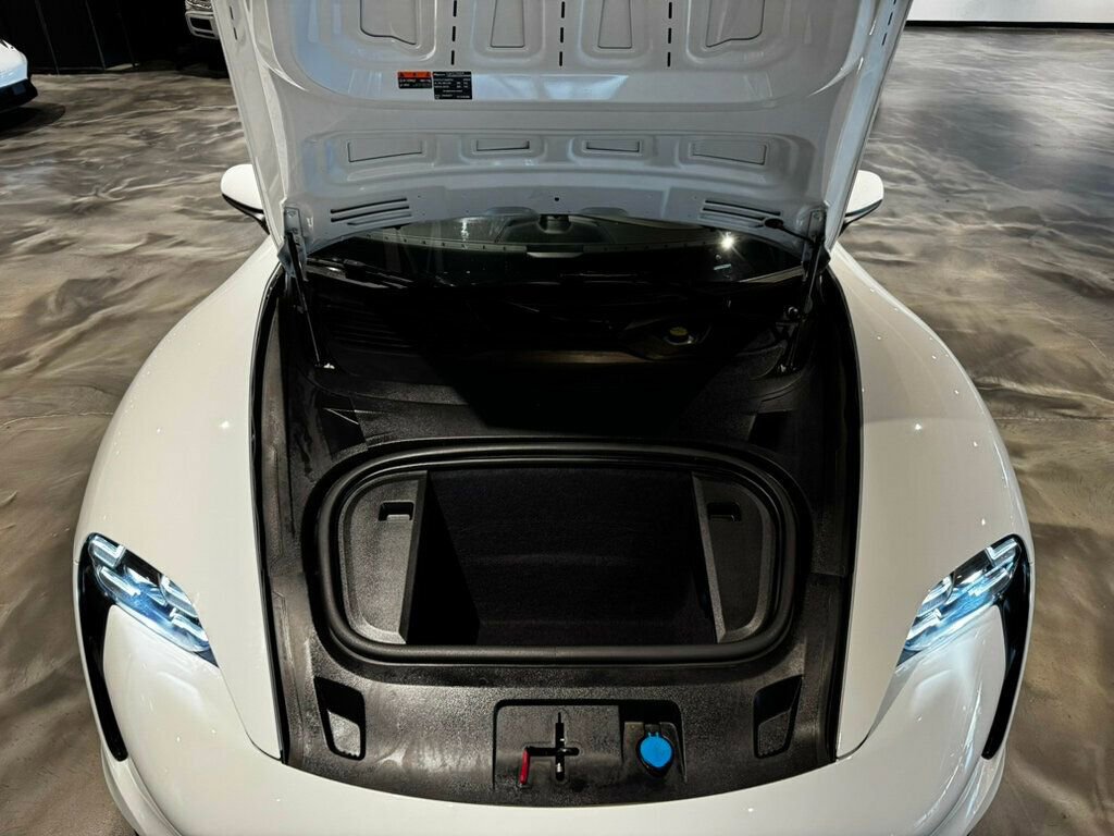 Used 2020 Porsche Taycan 4S image 34