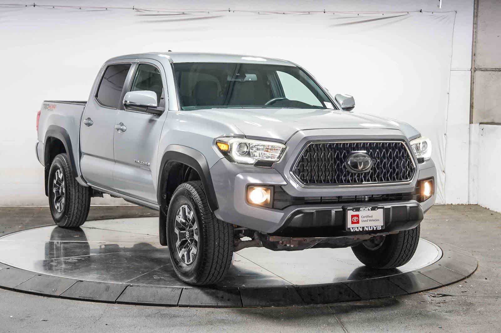 Certified 2018 Toyota Tacoma TRD Off-Road w/ Technology Package AWD/4WD image 6