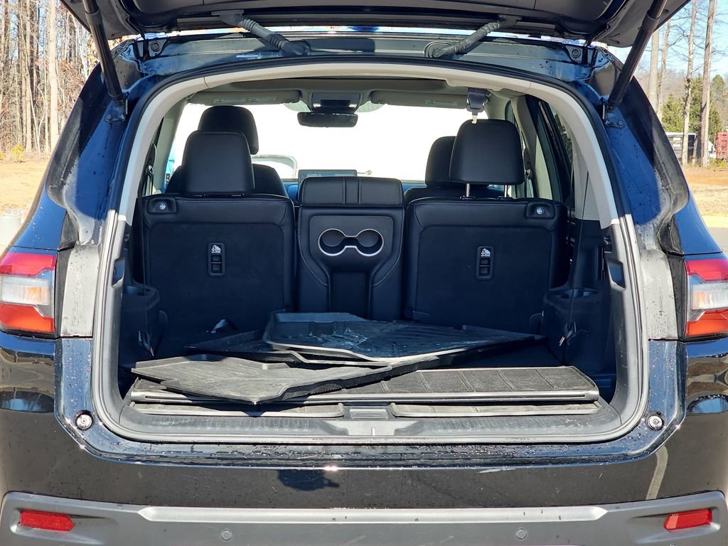 Used 2025 Honda Pilot Touring image 14