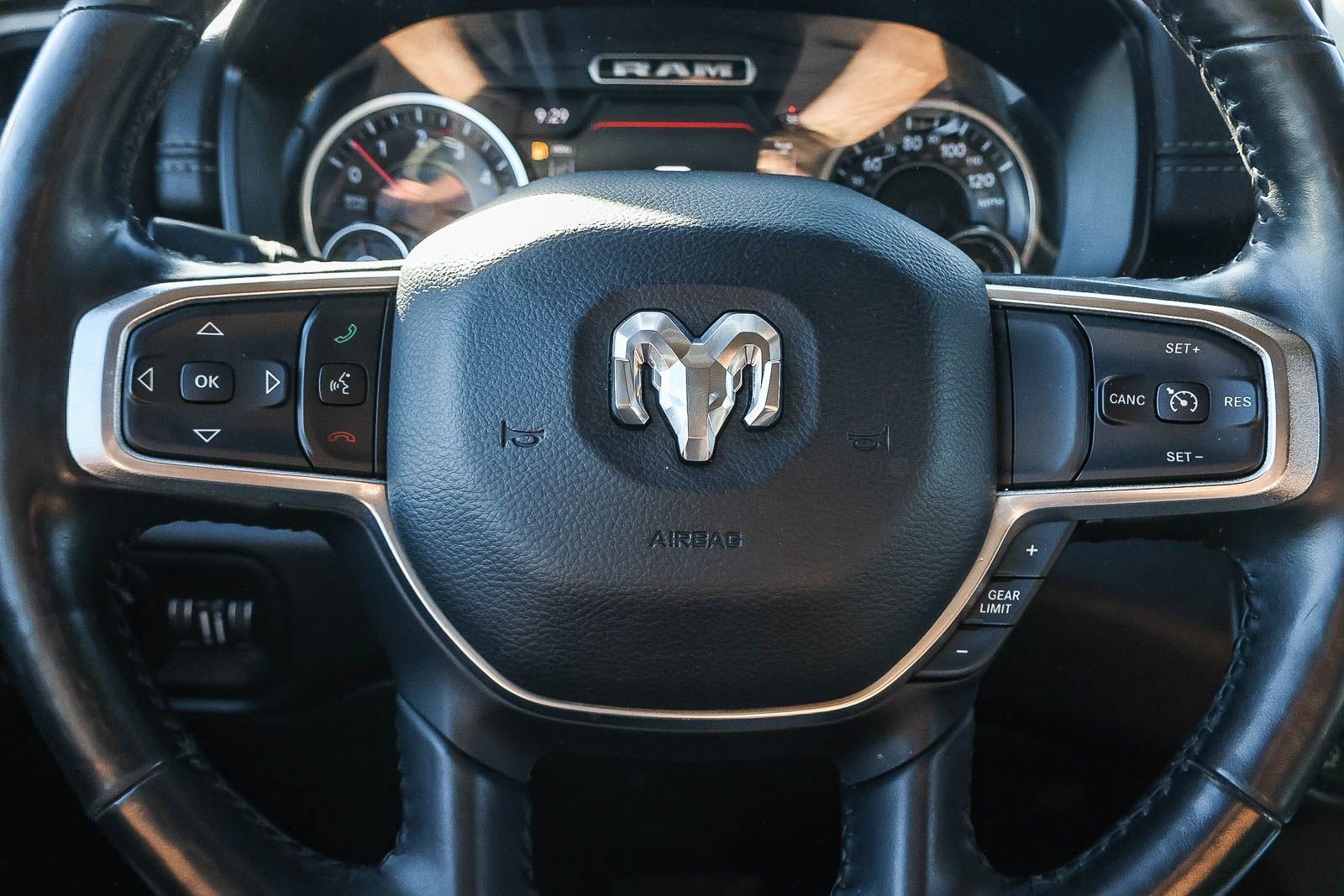 Used 2019 RAM 1500 Laramie image 35