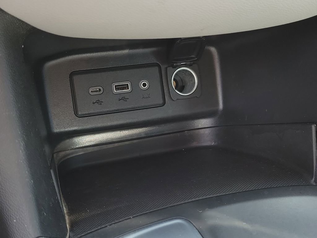 Used 2020 Chevrolet Equinox LS image 25