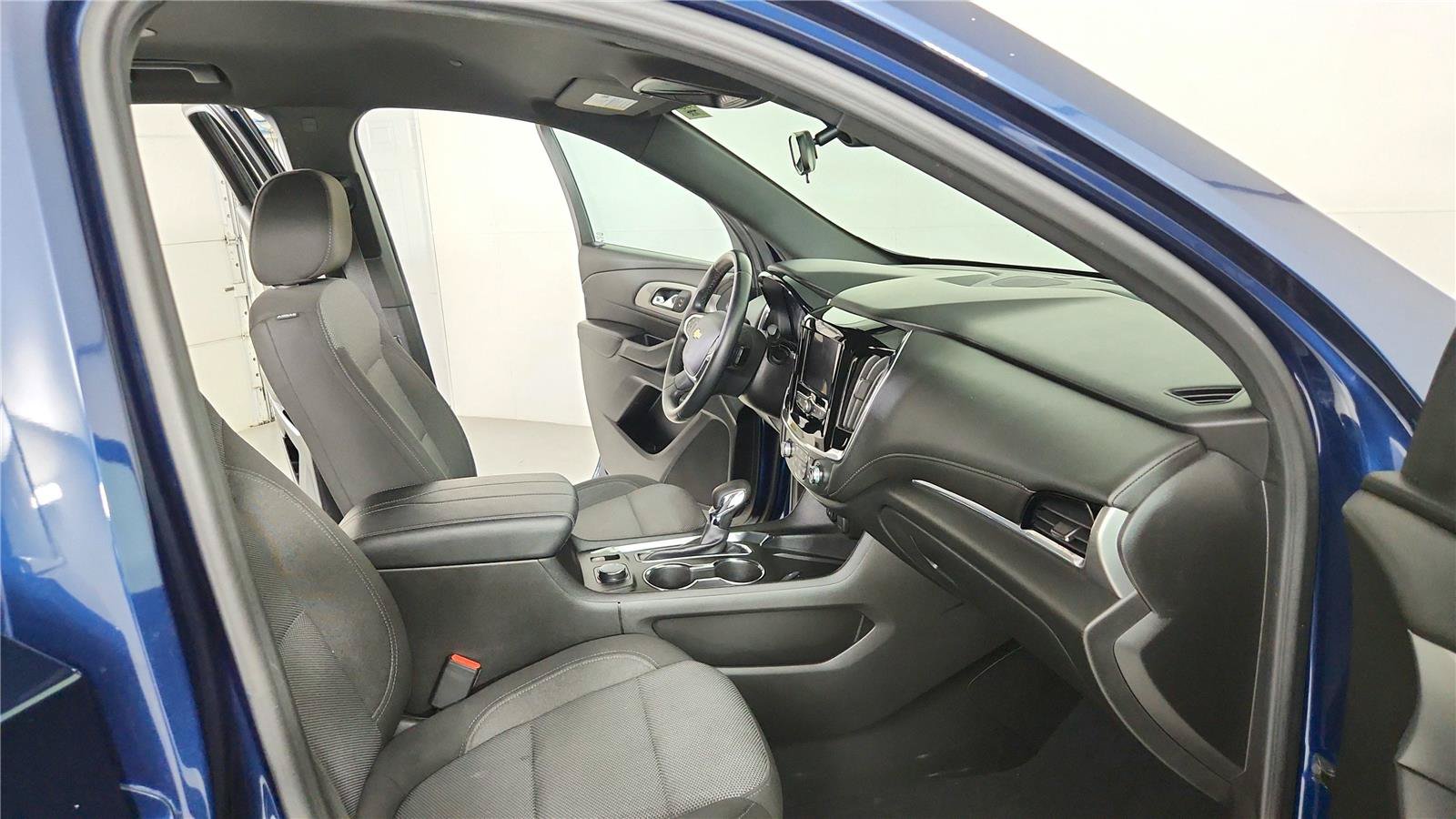Used 2023 Chevrolet Traverse LT FWD image 20