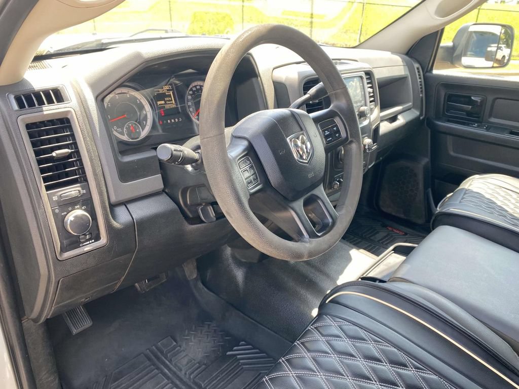 Used 2018 RAM 3500 Tradesman w/ Chrome Appearance Group RWD image 22