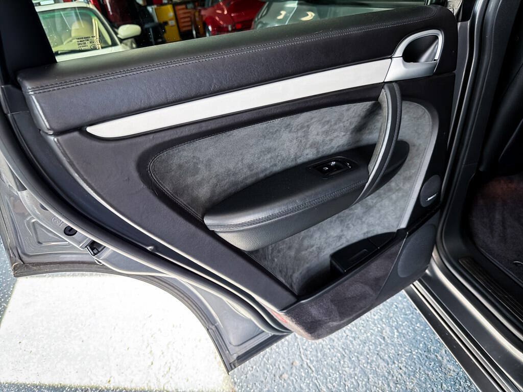 Used 2010 Porsche Cayenne GTS AWD/4WD image 20