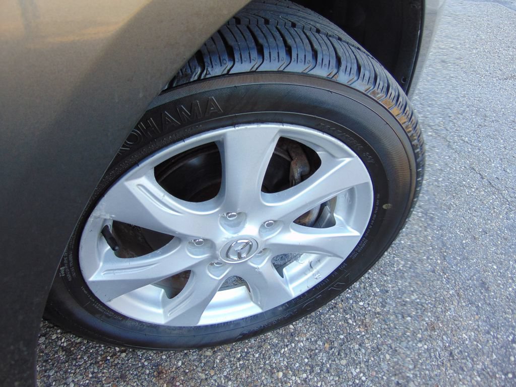 Used 2011 MAZDA MAZDA3 i Touring FWD image 27