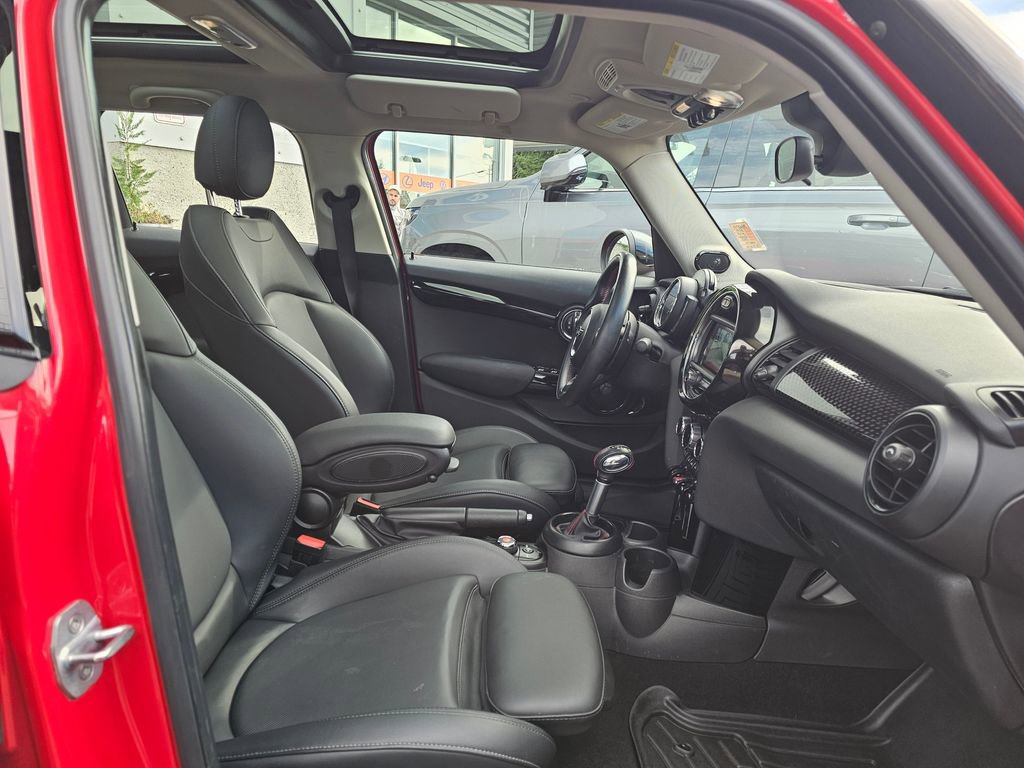 Used 2019 MINI Cooper S w/ Signature Upholstery Package image 12