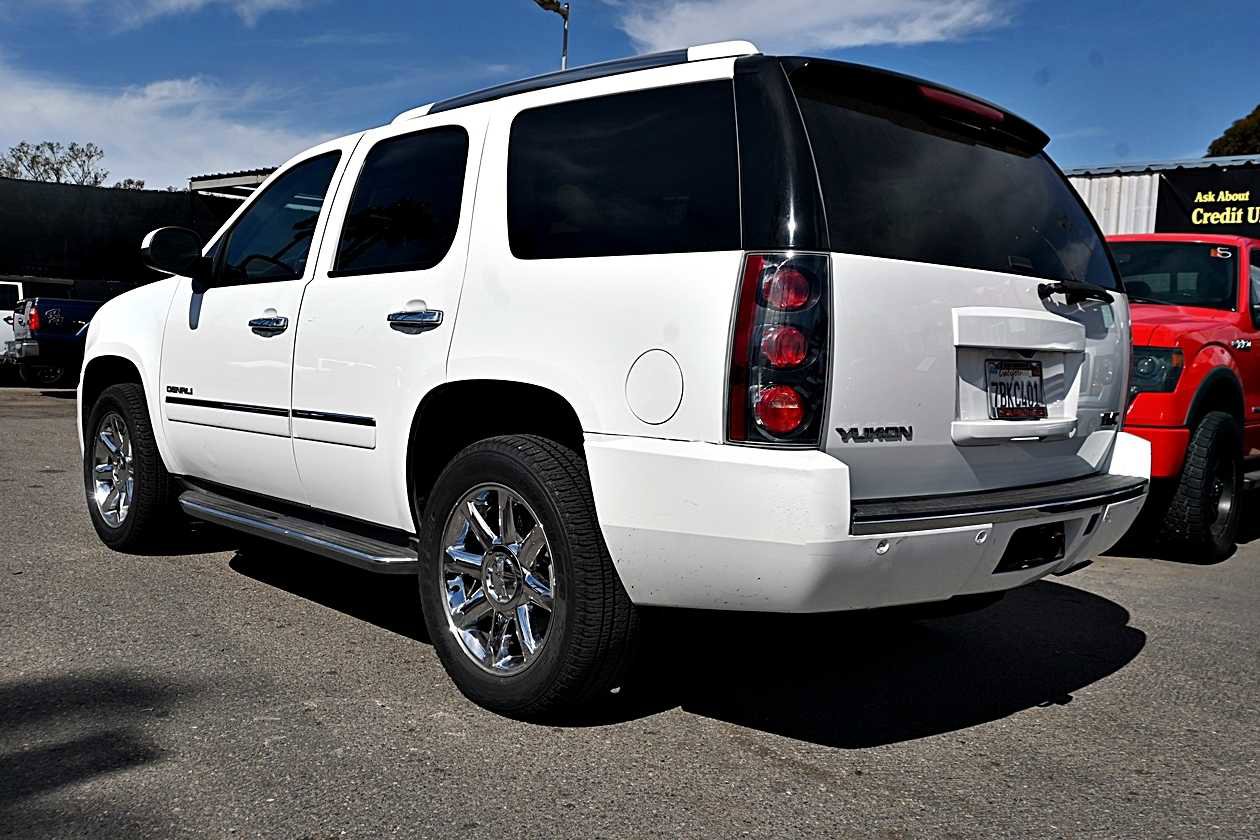 Used 2013 GMC Yukon Denali AWD/4WD image 5