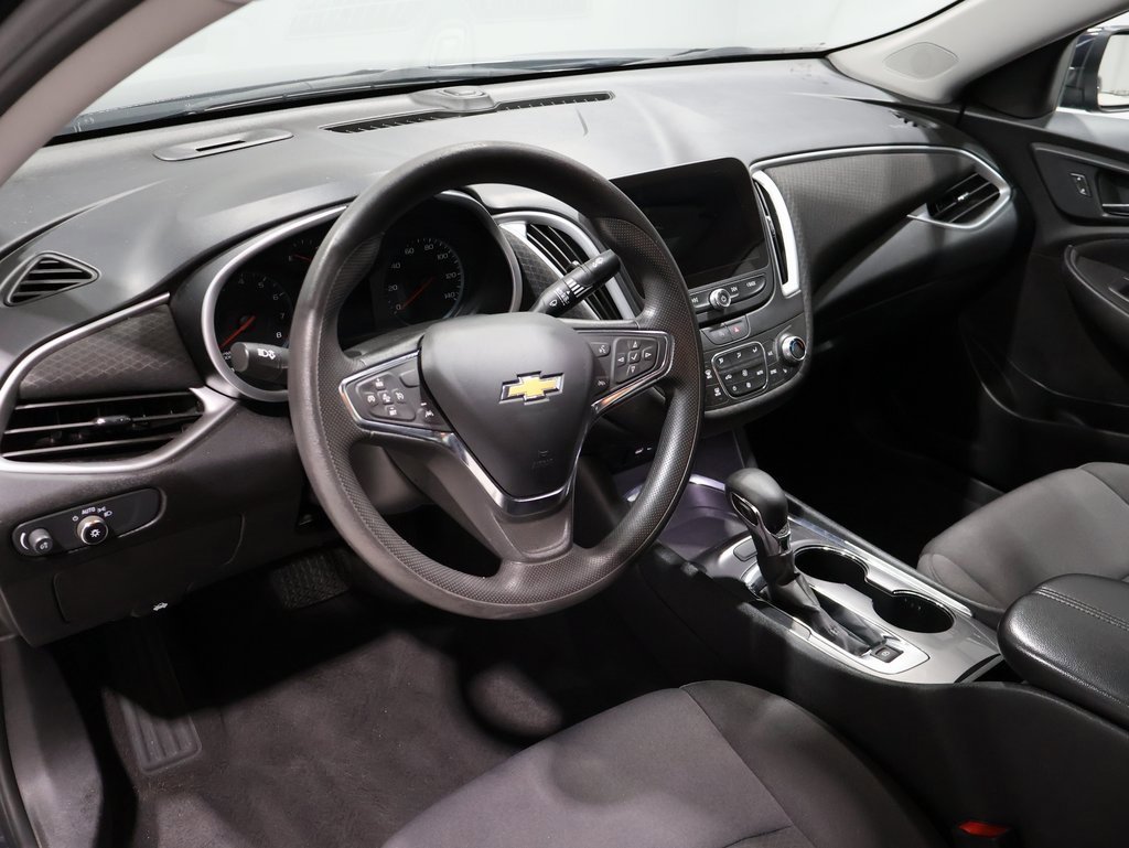 Used 2023 Chevrolet Malibu LT image 17
