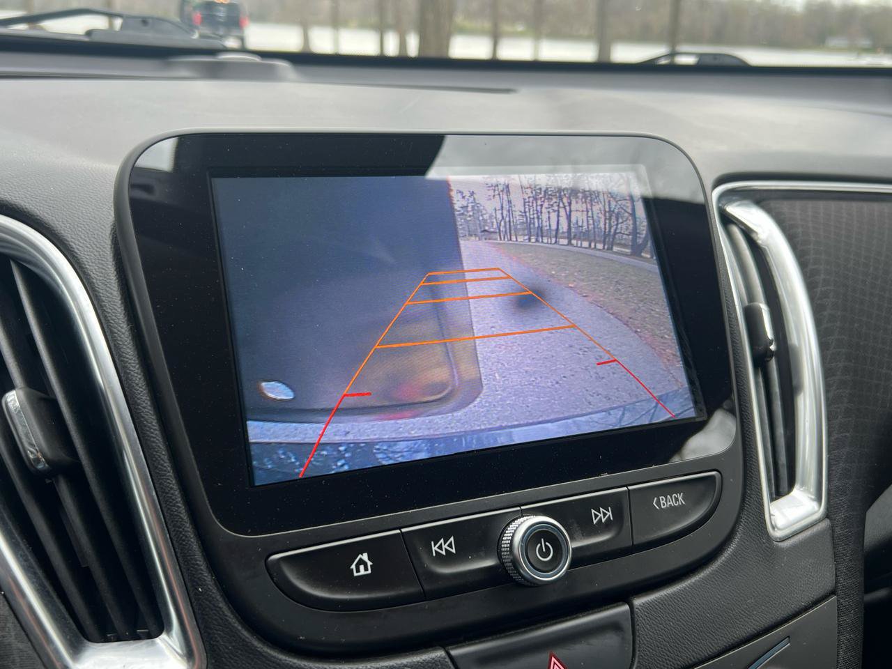 Used 2016 Chevrolet Malibu LT FWD image 17