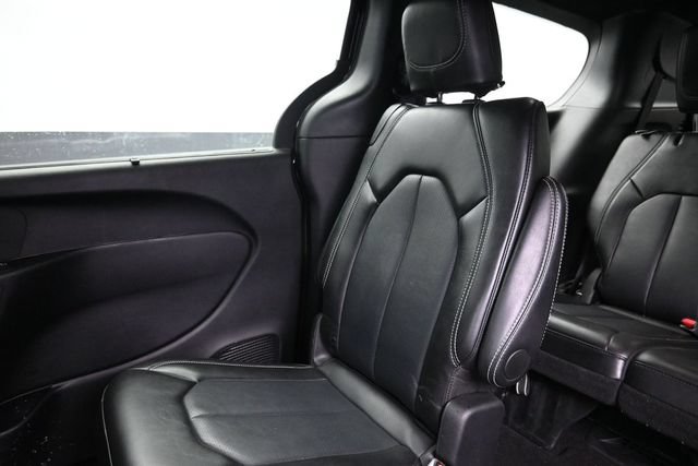 Used 2025 Chrysler Pacifica Select FWD image 28