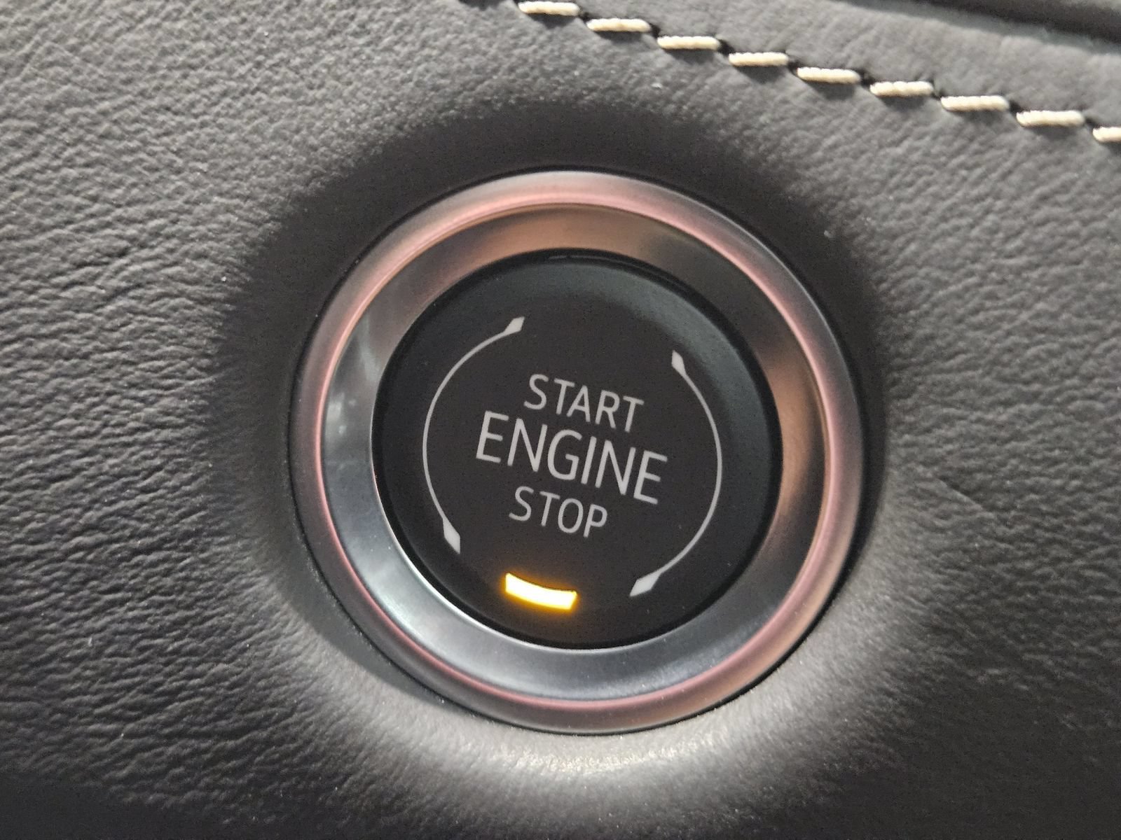 Certified 2025 Cadillac Escalade ESV V AWD/4WD image 17