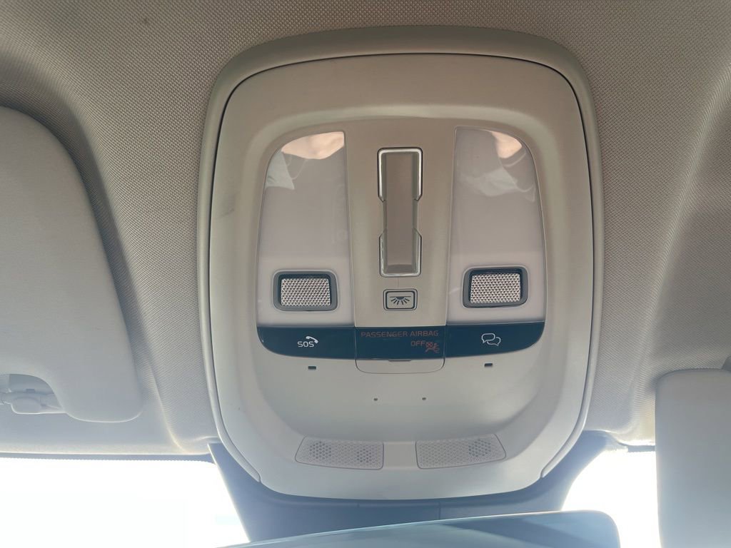 Certified 2023 Volvo XC60 B5 Plus w/ Climate Package image 36