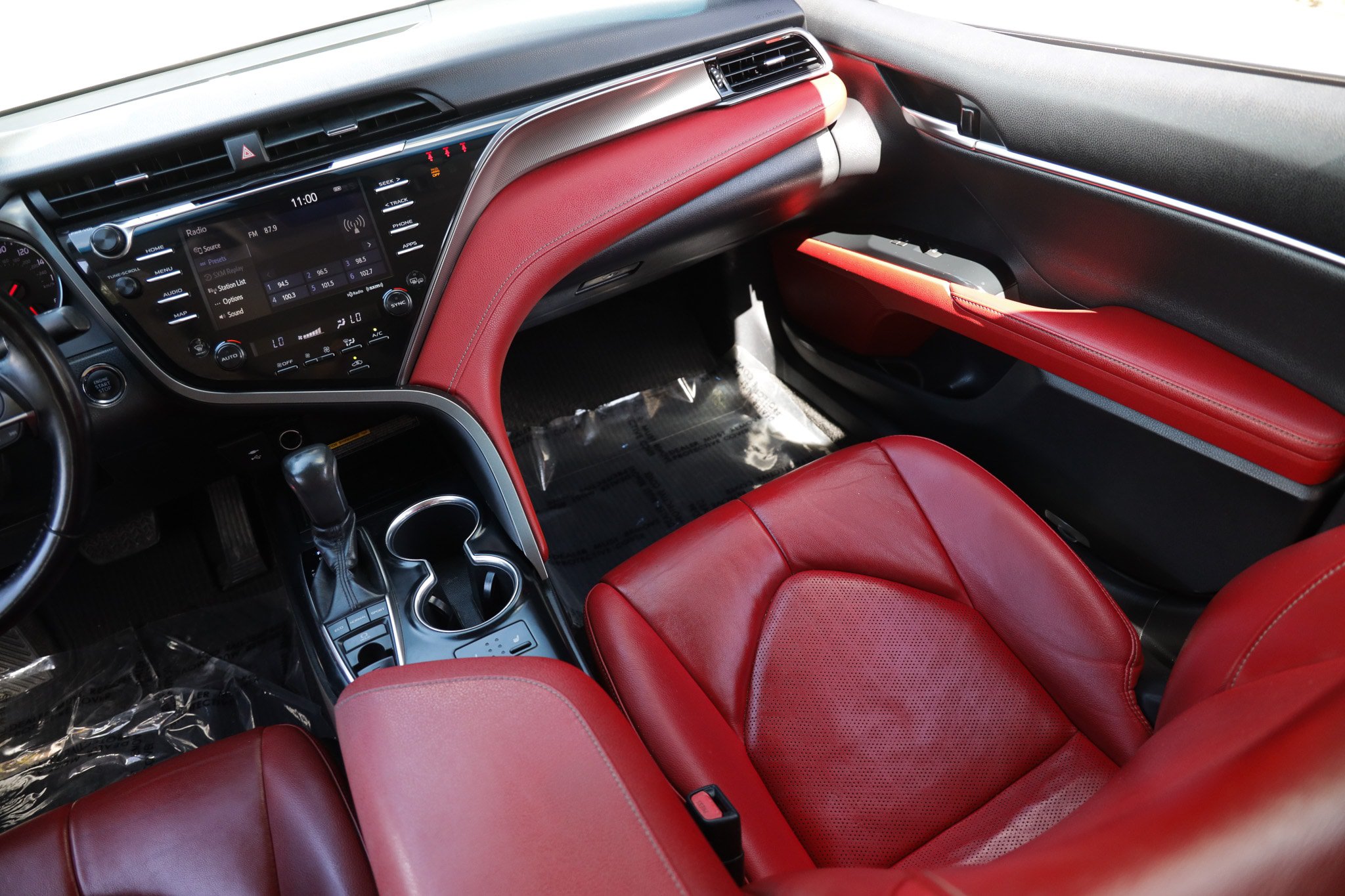 Used 2019 Toyota Camry XSE FWD image 25