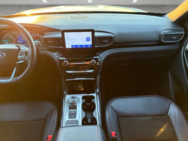 Used 2024 Ford Explorer ST-Line w/ Class IV Trailer Tow Package image 3