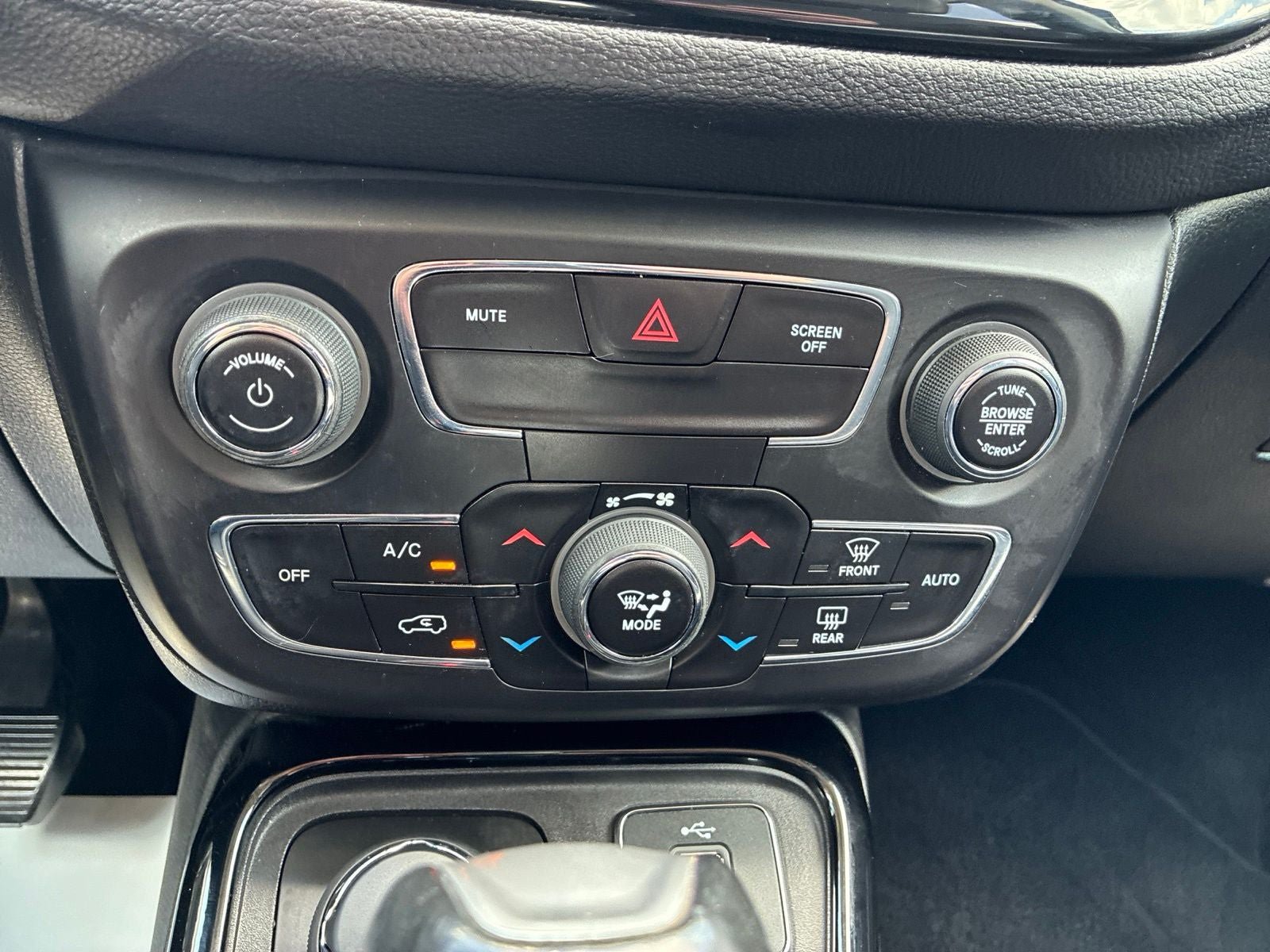 Used 2018 Jeep Compass Limited AWD/4WD image 22