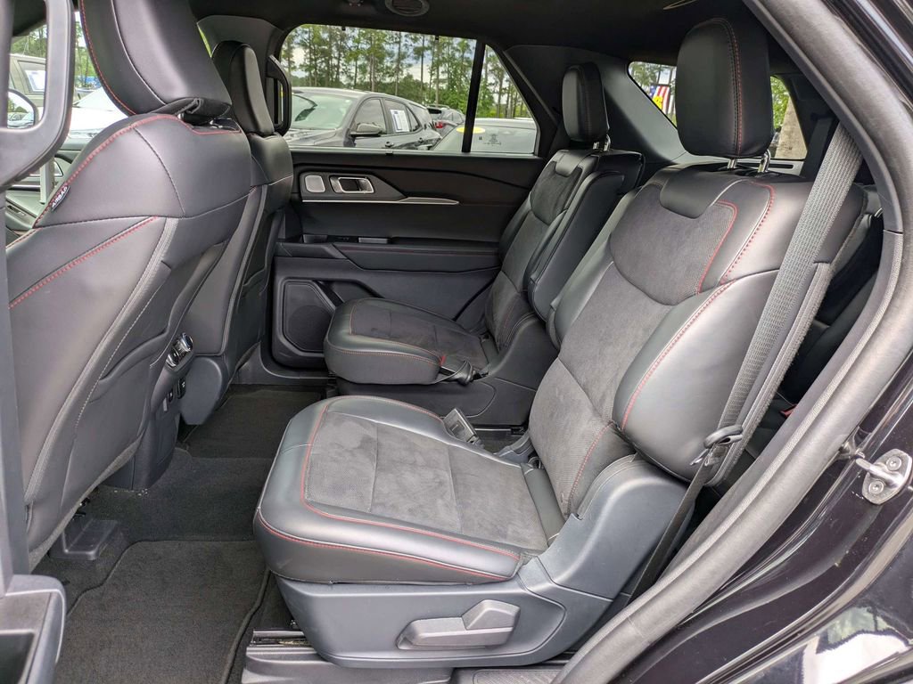Used 2025 Ford Explorer ST AWD/4WD image 15
