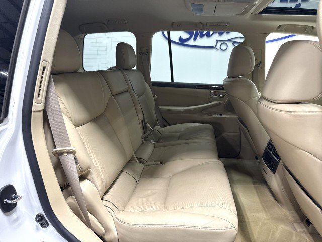 Used 2011 Lexus LX 570 4WD w/ Luxury Pkg image 18