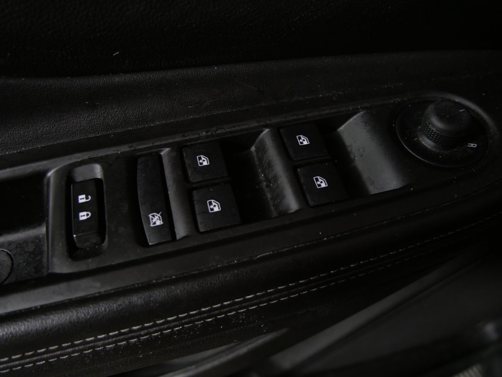 Used 2019 Buick Encore Essence FWD image 14