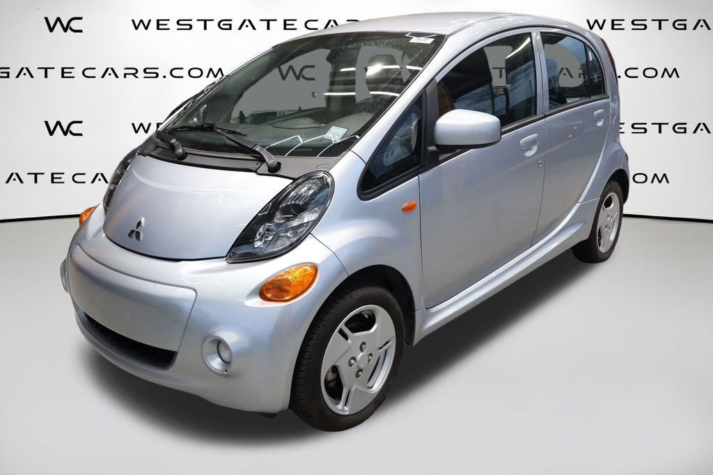 Used 2012 Mitsubishi i SE image 1