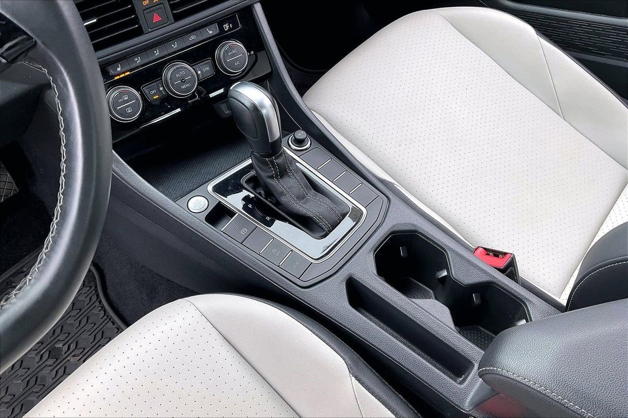 Used 2021 Volkswagen Jetta R-Line image 31