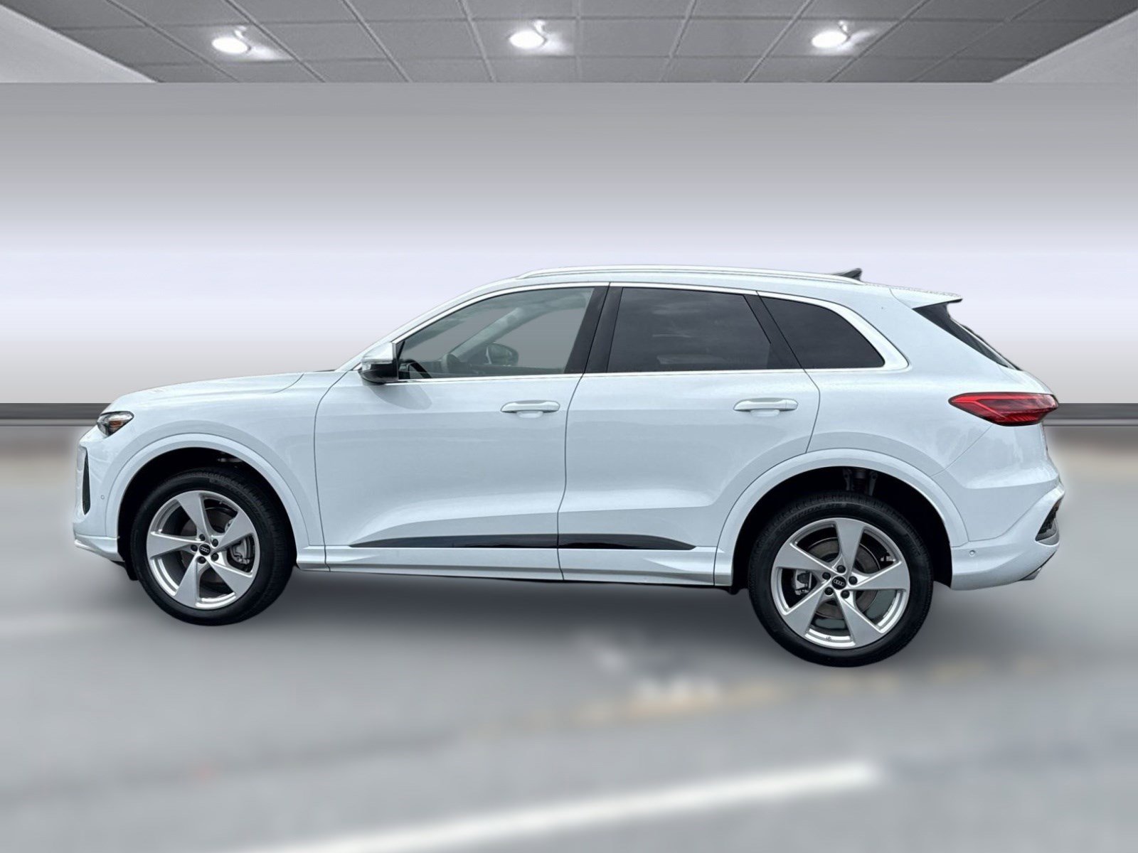 Used 2025 Audi Q5 Premium Plus image 2