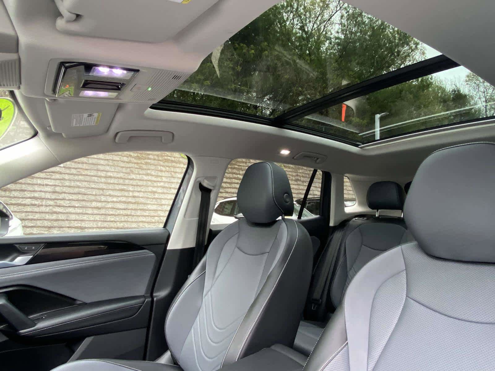 Certified 2026 Volkswagen Tiguan SE w/ Panoramic Sunroof Package AWD/4WD image 14