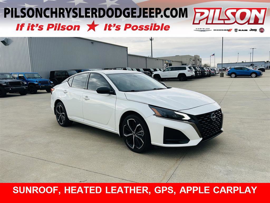 Used 2024 Nissan Altima 2.5 SR w/ SR Premium Package AWD/4WD image 1