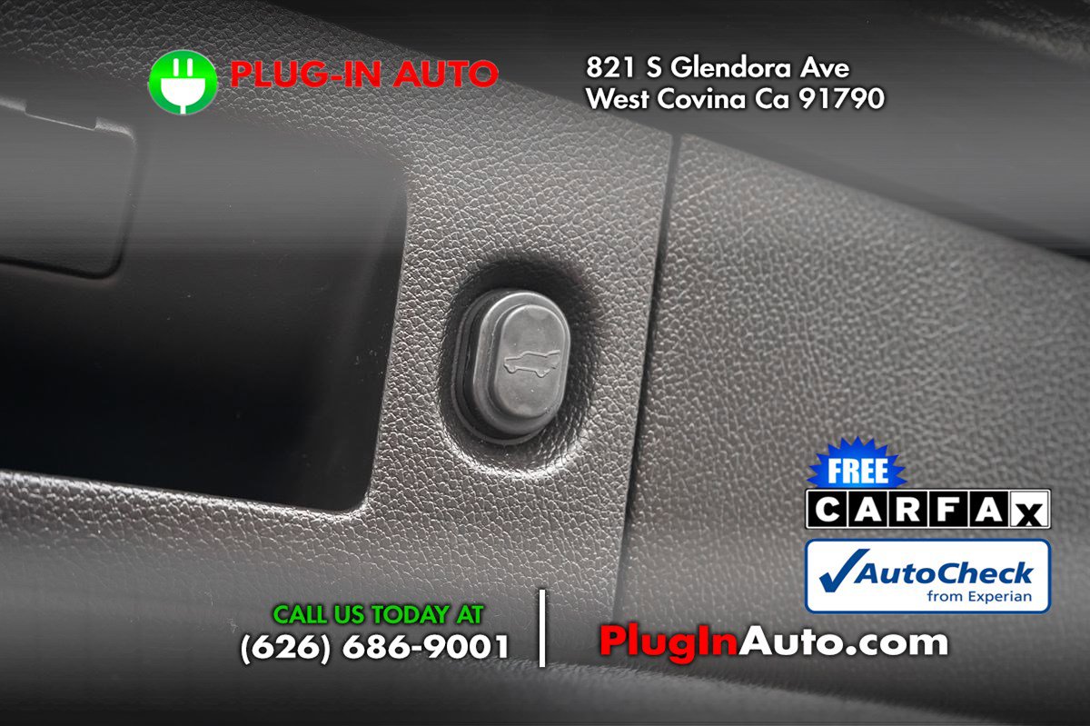 Used 2016 Cadillac Escalade Premium image 16