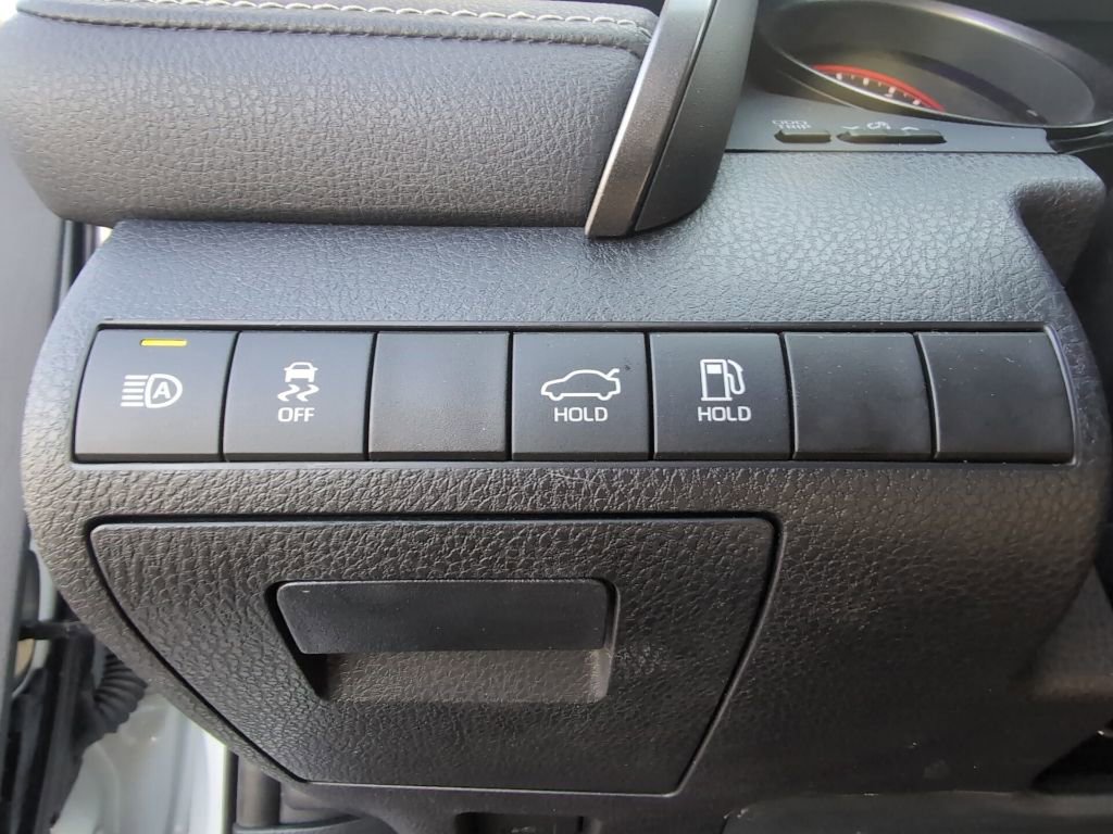 Used 2022 Toyota Camry XSE FWD image 16