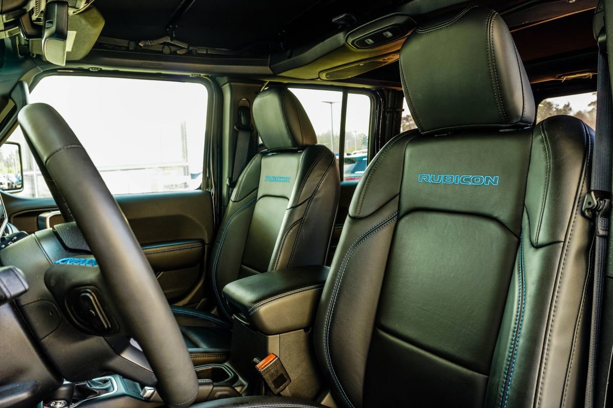 Used 2024 Jeep Wrangler Unlimited Rubicon 4xe image 38