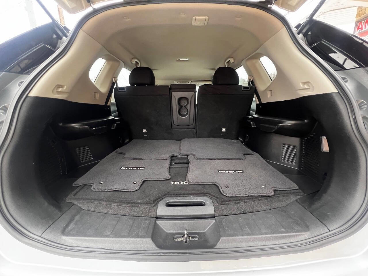Used 2015 Nissan Rogue SV image 14