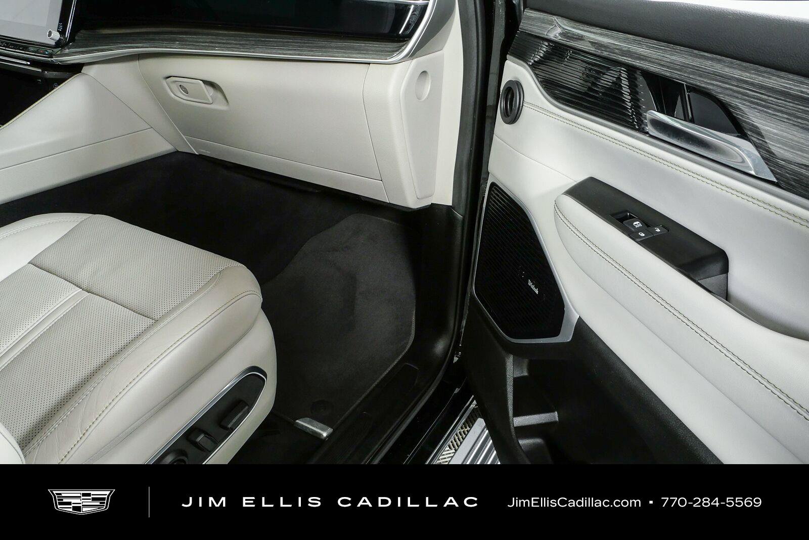Used 2022 Jeep Wagoneer Series III w/ Premium Group I RWD image 28