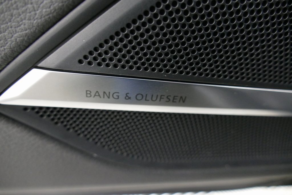 Used 2022 Audi S8 image 11