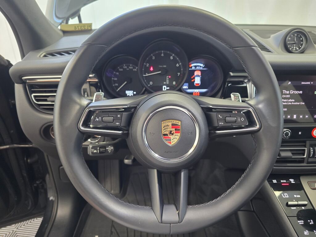 Certified 2024 Porsche Macan image 15