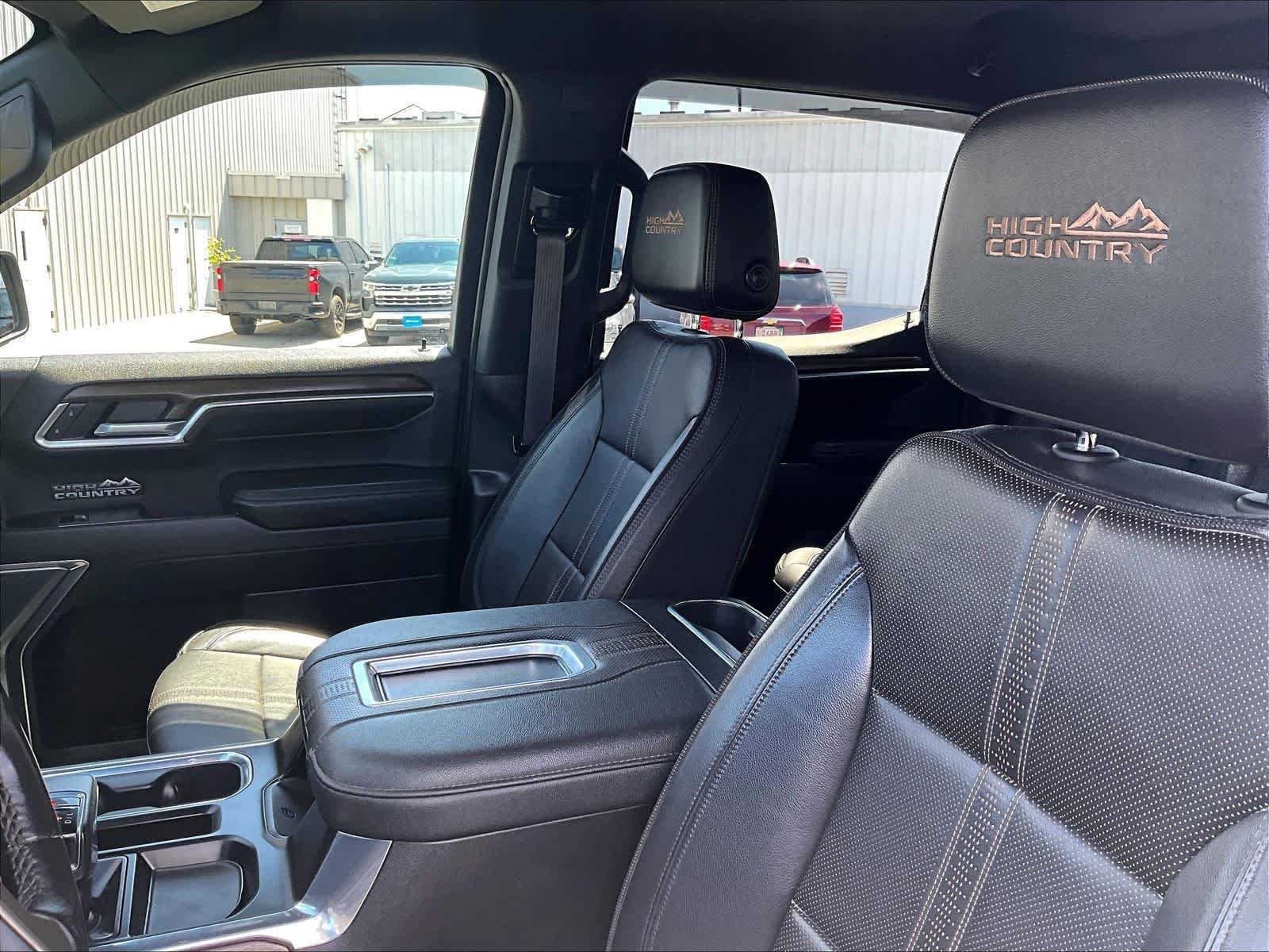 Used 2022 Chevrolet Silverado 1500 High Country w/ Technology Package image 10