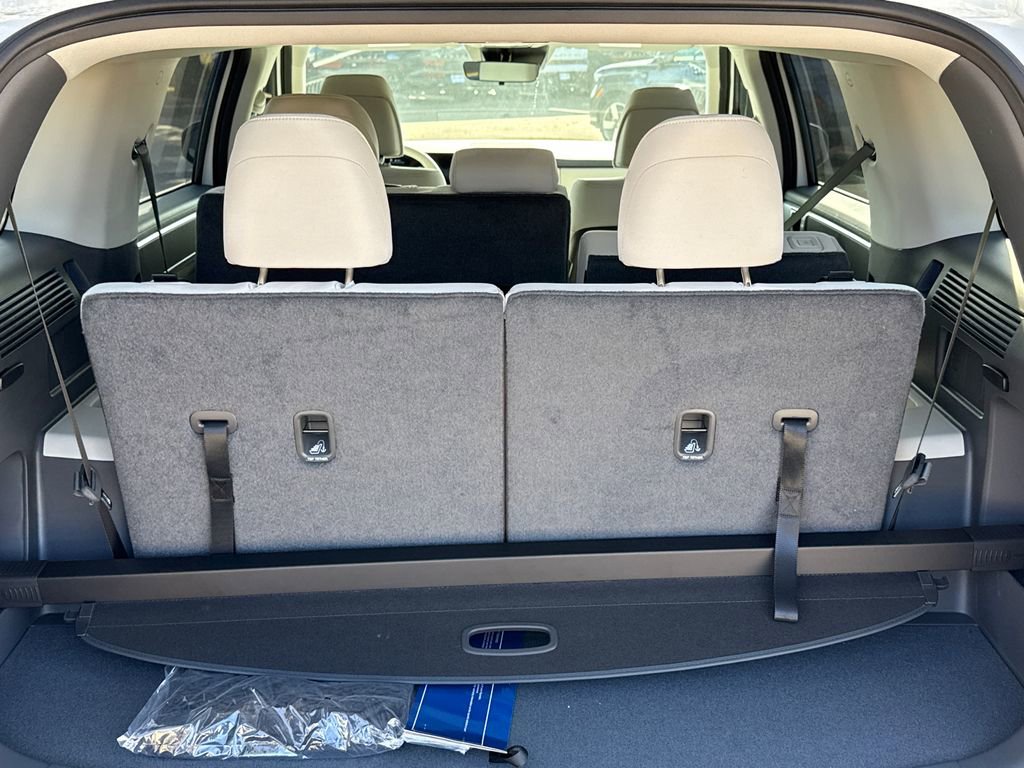 New 2026 Hyundai Santa Fe SE image 9