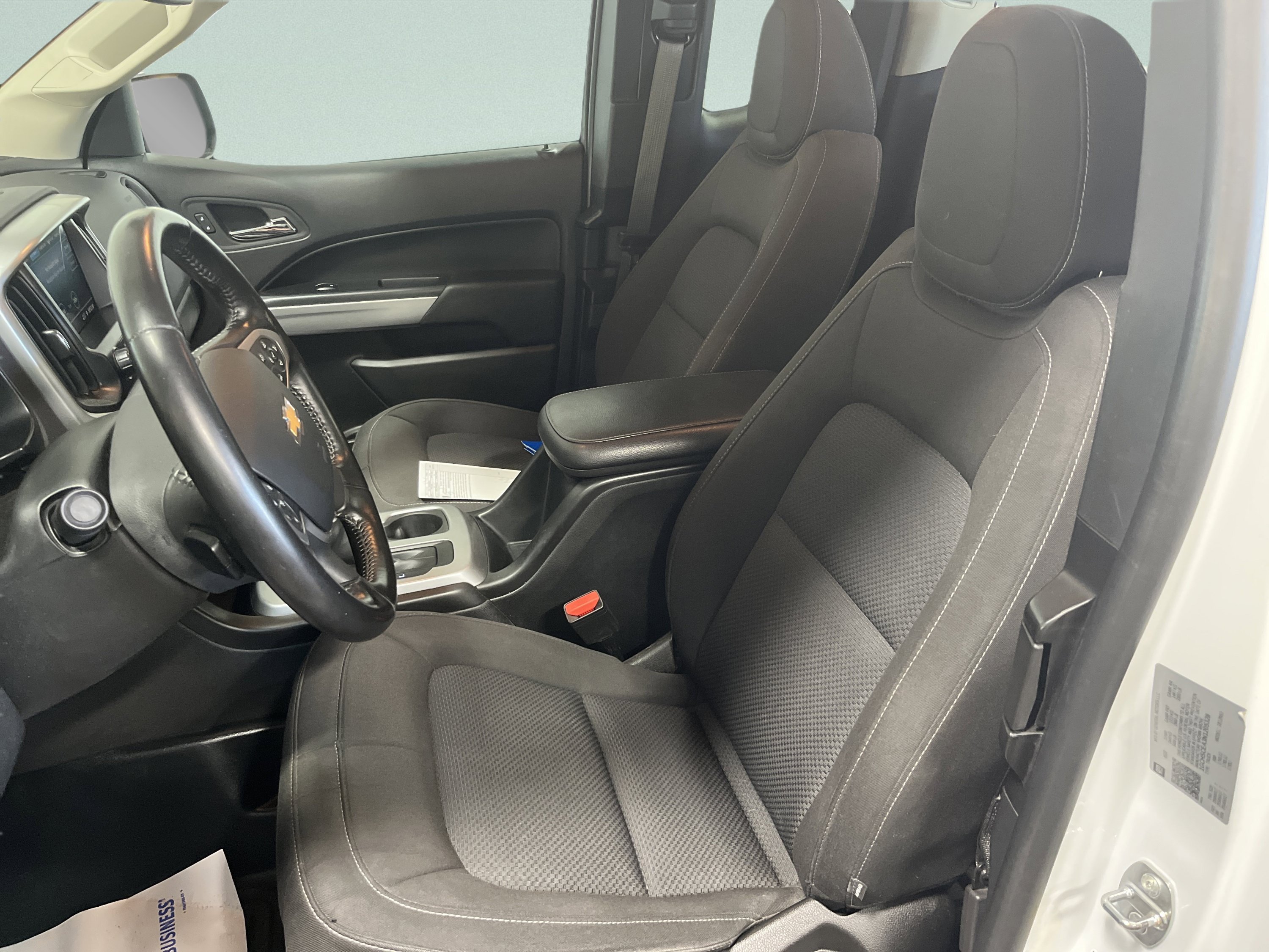 Used 2022 Chevrolet Colorado LT w/ Fleet Safety Package RWD image 11