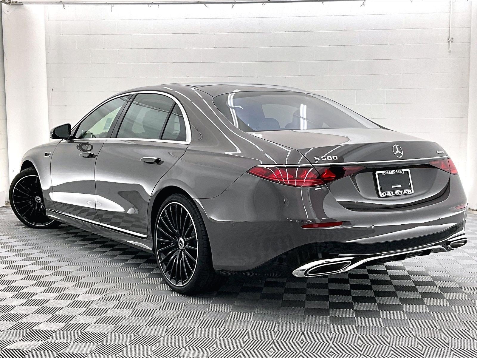 New 2027 Mercedes-Benz S 580 4MATIC Sedan image 2