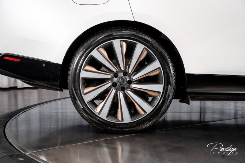 Used 2023 Land Rover Range Rover SV image 15