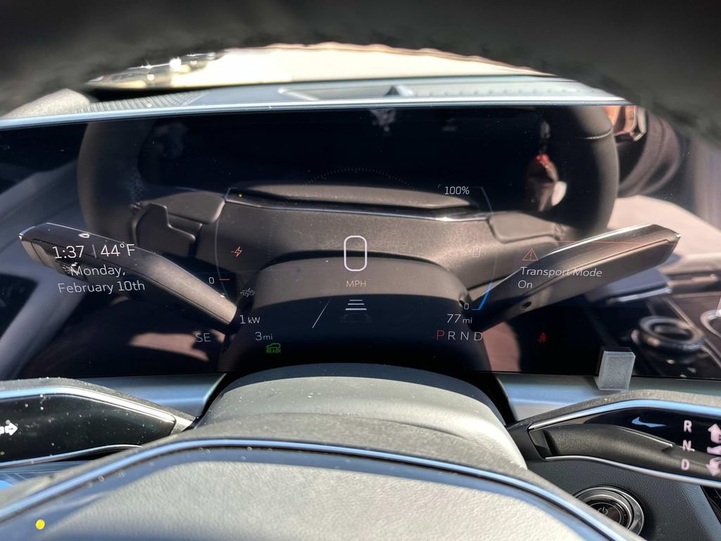 New 2025 Cadillac Lyriq Luxury AWD/4WD image 18