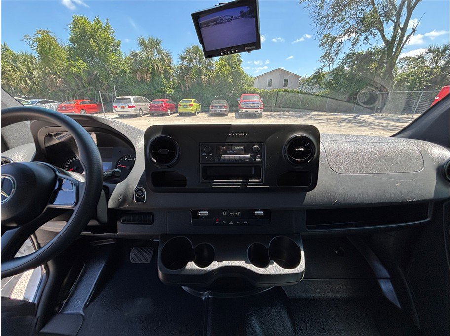 Used 2021 Mercedes-Benz Sprinter 4500 image 11