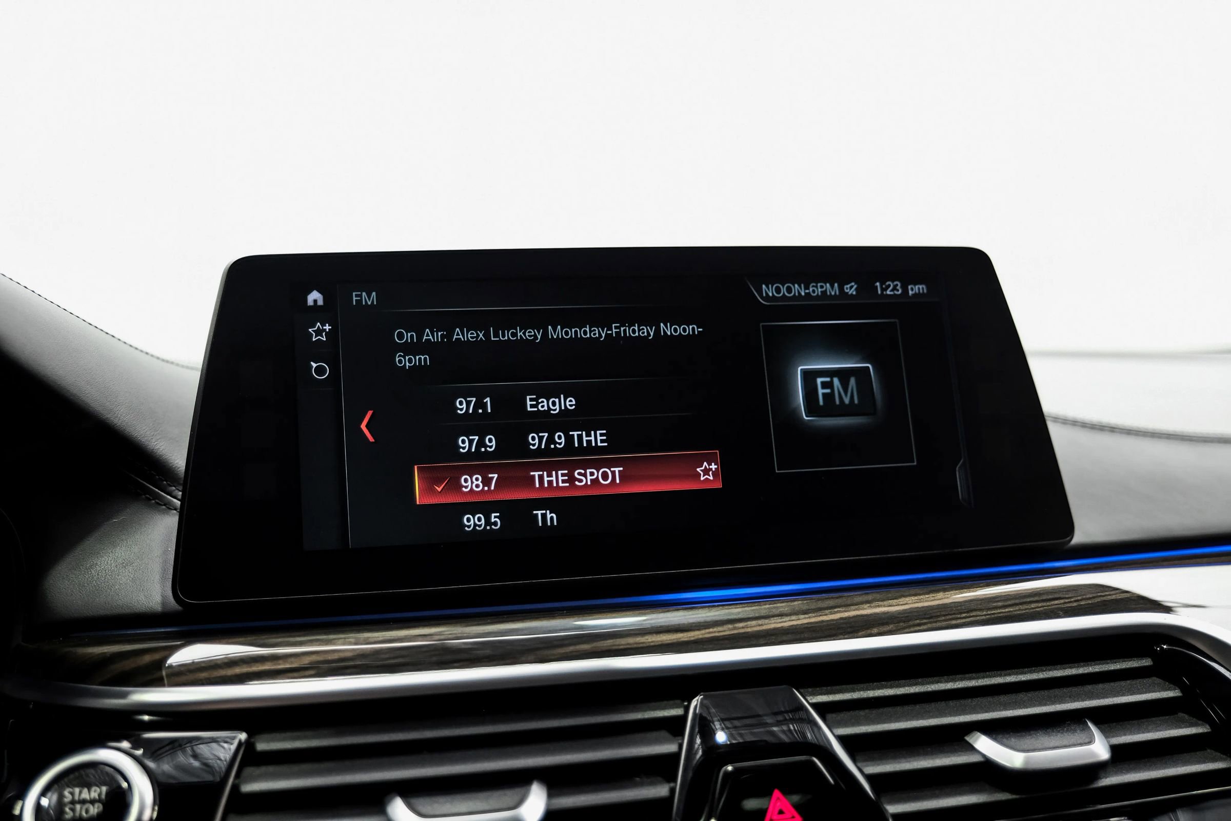 Used 2018 BMW 540i w/ M Sport Package RWD image 38