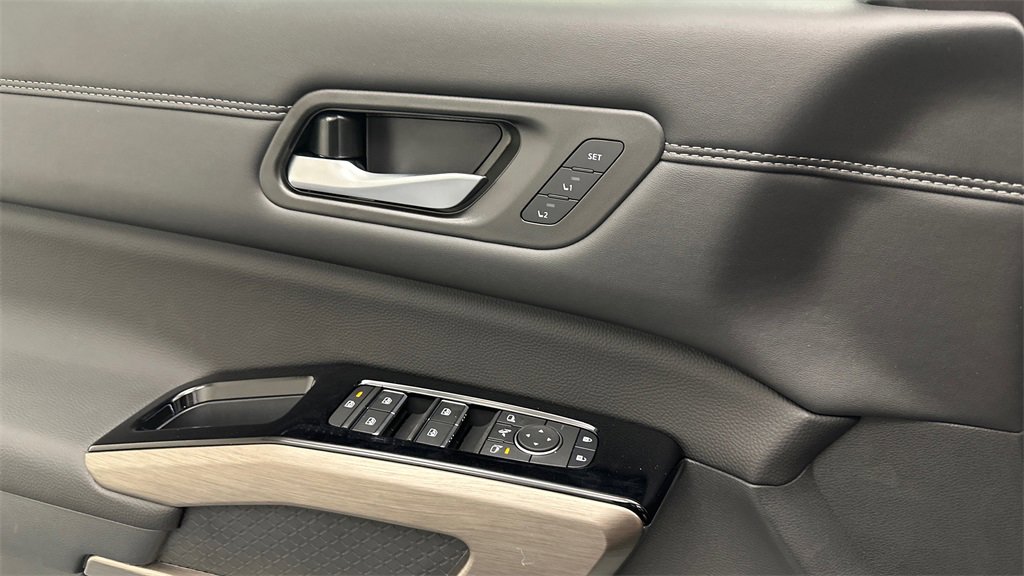 New 2025 Nissan Pathfinder Platinum w/ Cargo Package image 20