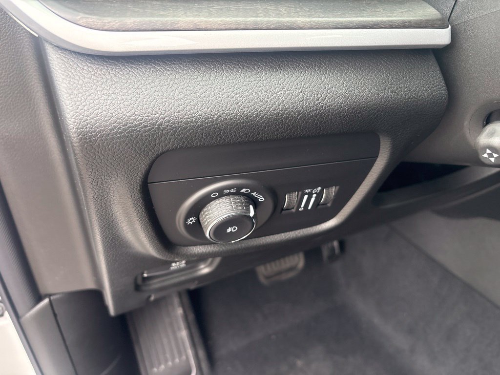 New 2027 Jeep Grand Cherokee L Limited AWD/4WD image 23